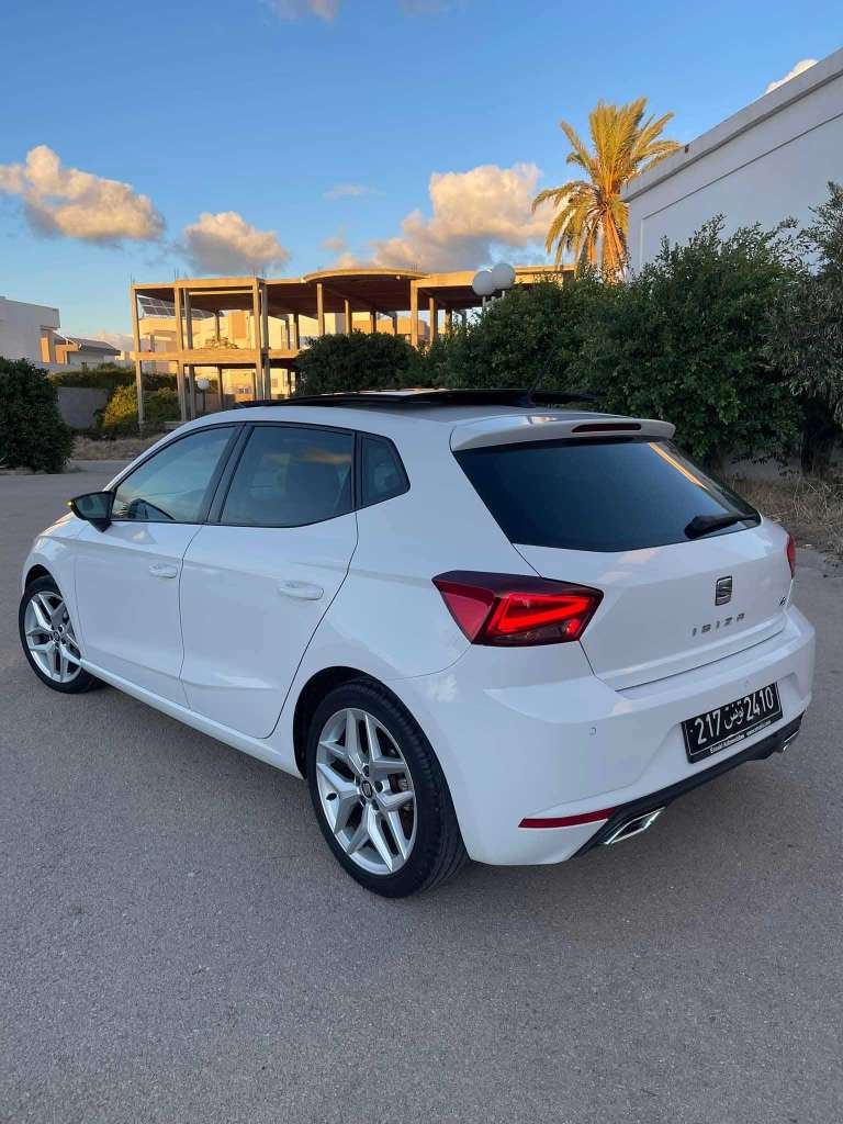 đ°a vendre seat ibiza fr 4 cylindre fin 2020đ
.â
tout option
â
PremiĂšre main
54322341