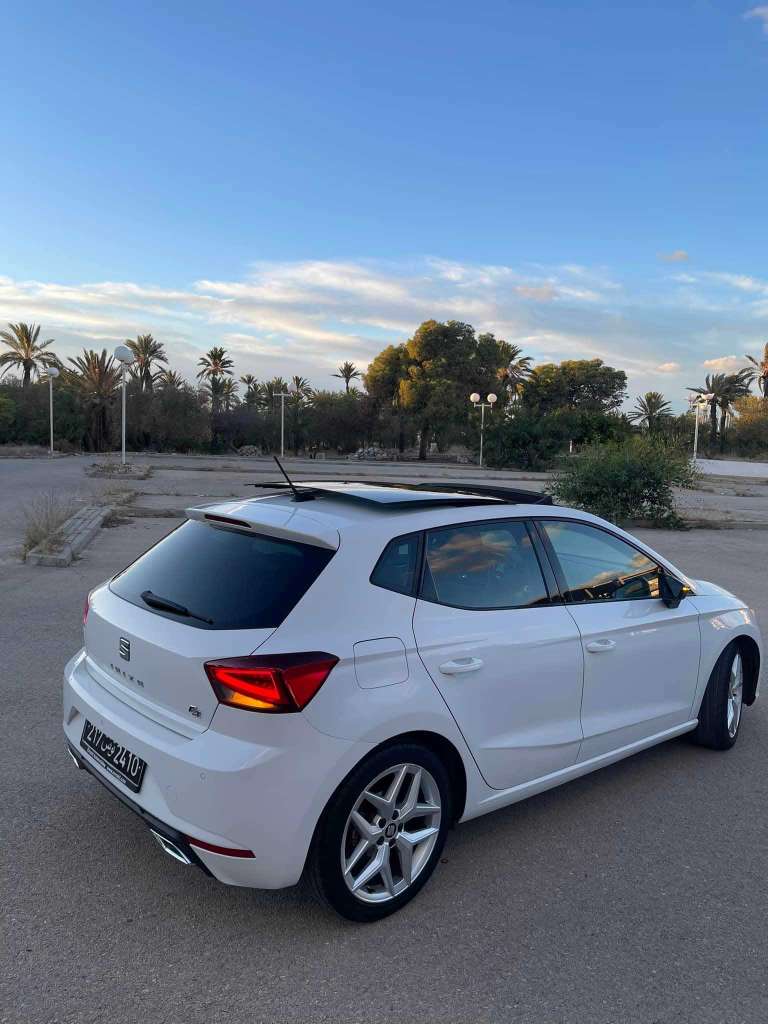 đ°a vendre seat ibiza fr 4 cylindre fin 2020đ
.â
tout option
â
PremiĂšre main
54322341