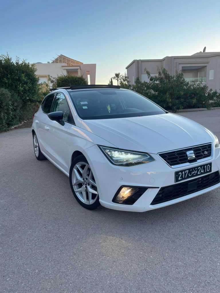 đ°a vendre seat ibiza fr 4 cylindre fin 2020đ
.â
tout option
â
PremiĂšre main
54322341