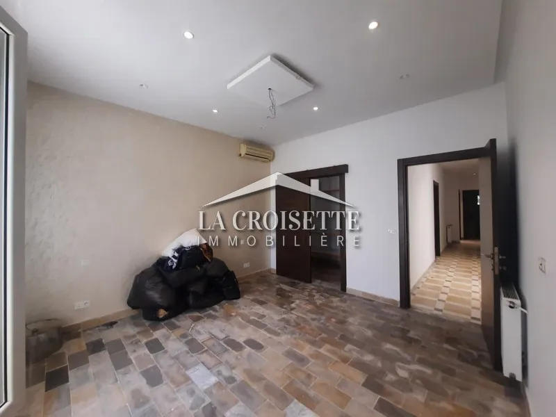 Villa plain-pied S+3 à louer à La Marsa MVL1410