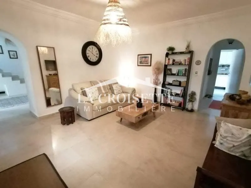 Maisonnette vide ou meublée S+3 avec piscine à Gammarth MRCL0362