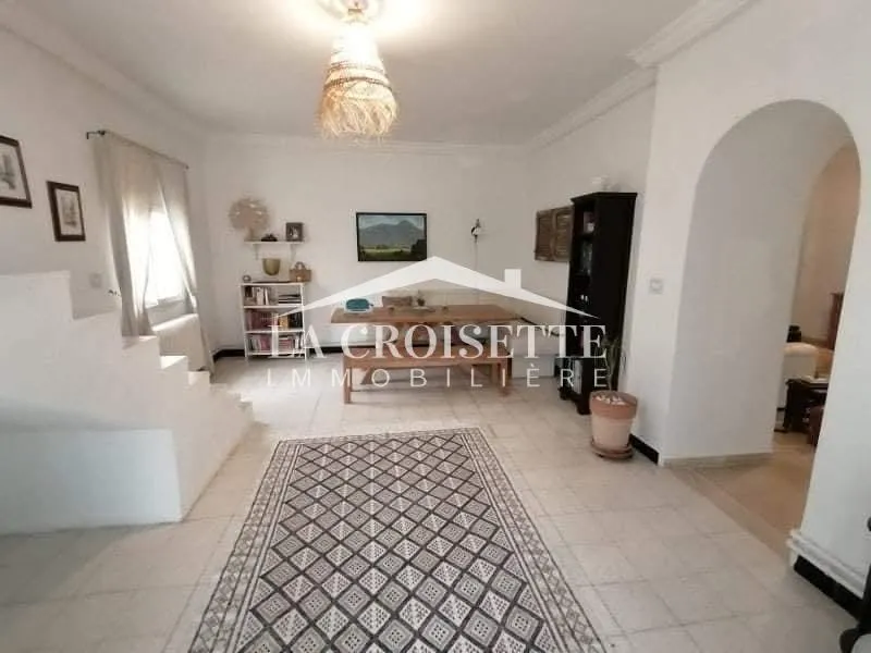 Maisonnette vide ou meublée S+3 avec piscine à Gammarth MRCL0362