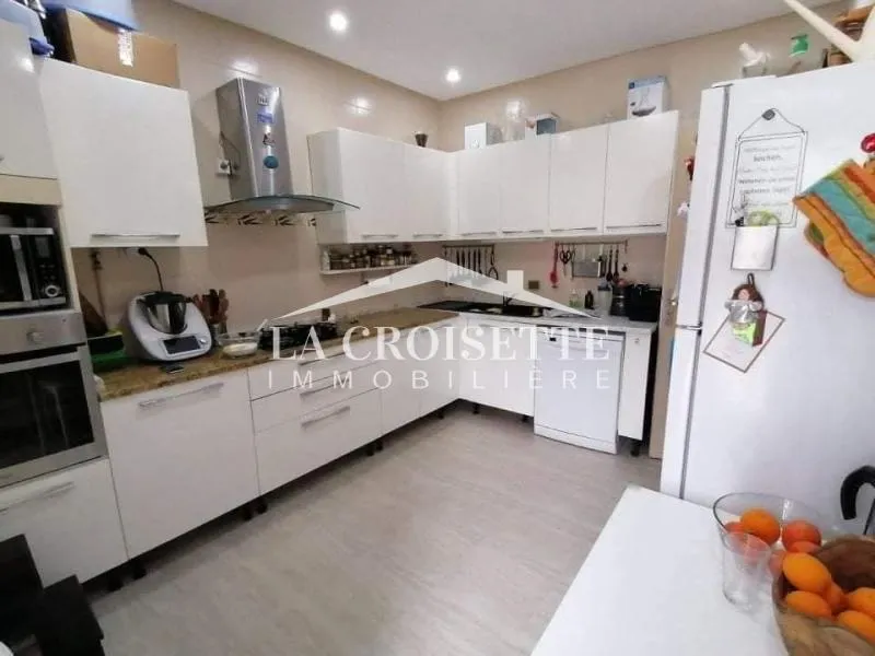 Maisonnette vide ou meublée S+3 avec piscine à Gammarth MRCL0362