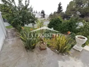 Maisonnette vide ou meublée S+3 avec piscine à Gammarth MRCL0362