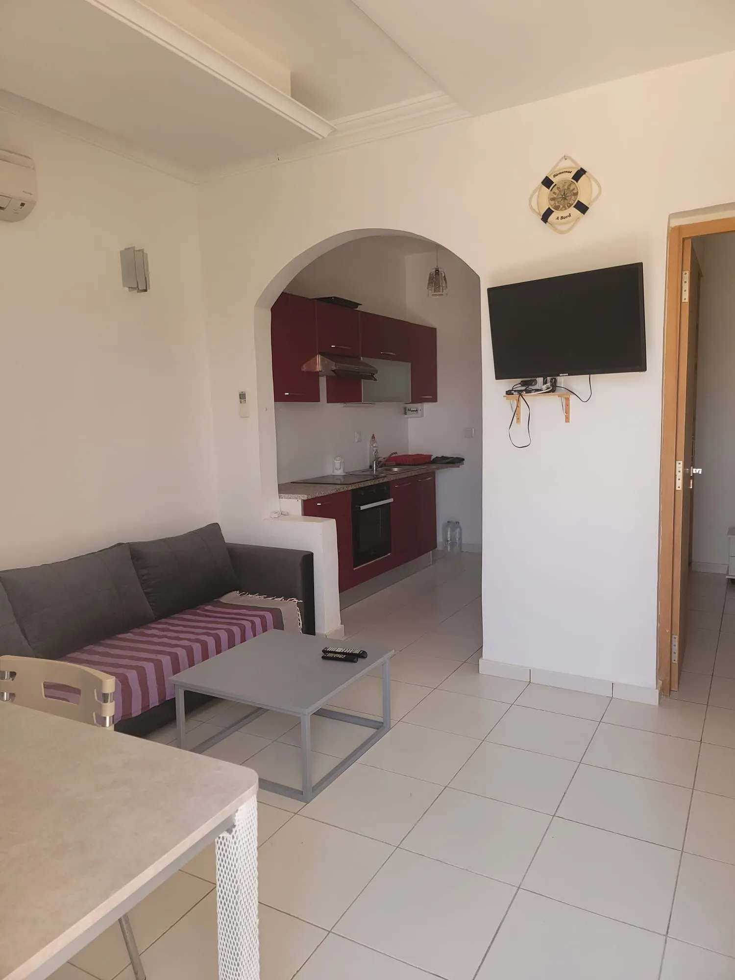 Appartement 2 pièces proche Midoun, meublé, à louer à l'année