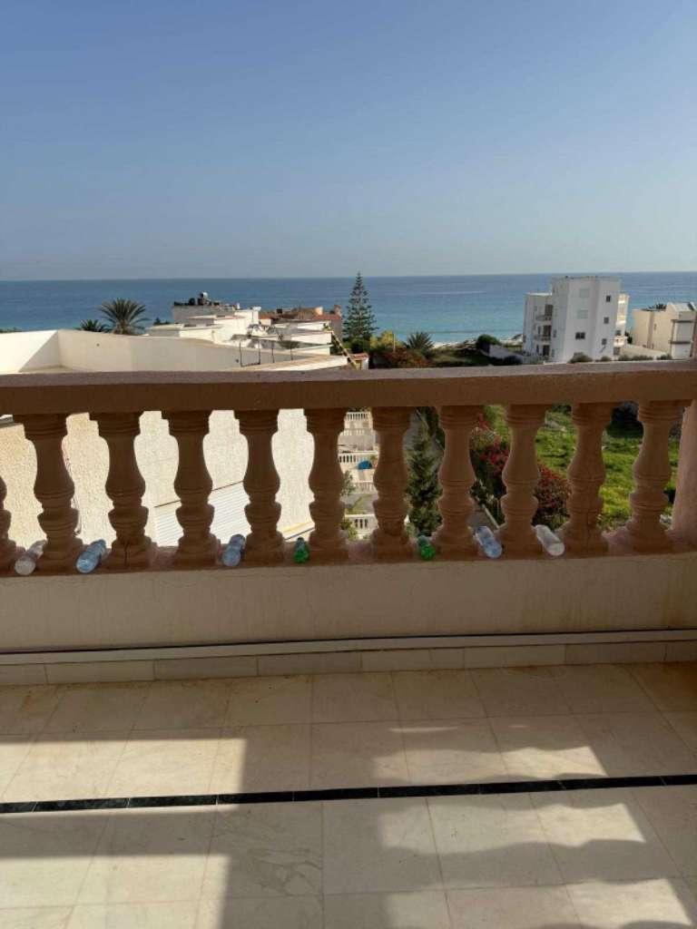 🌟 À VENDRE – Superbe Appartement S+3 en Bord de Mer à Chatt Mérièm 🌊 VUE SUR MER 
