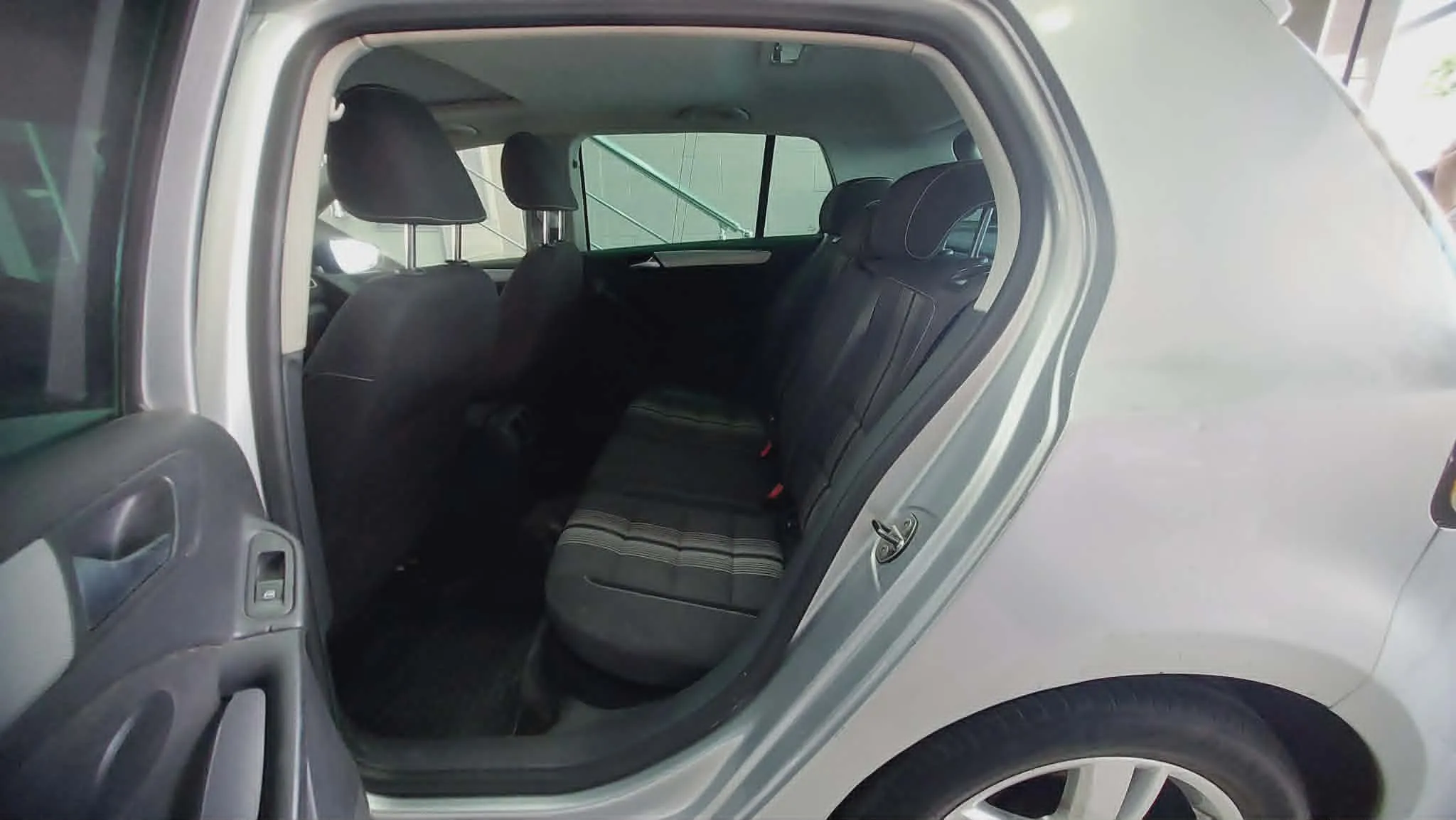 Volkswagen Golf 6 - 1.2 – Toit ouvrant – Très bien équipée - Tel98479647