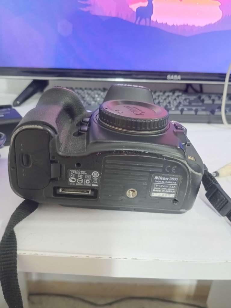 Caméra professionelle Nikon D800 avec objectif