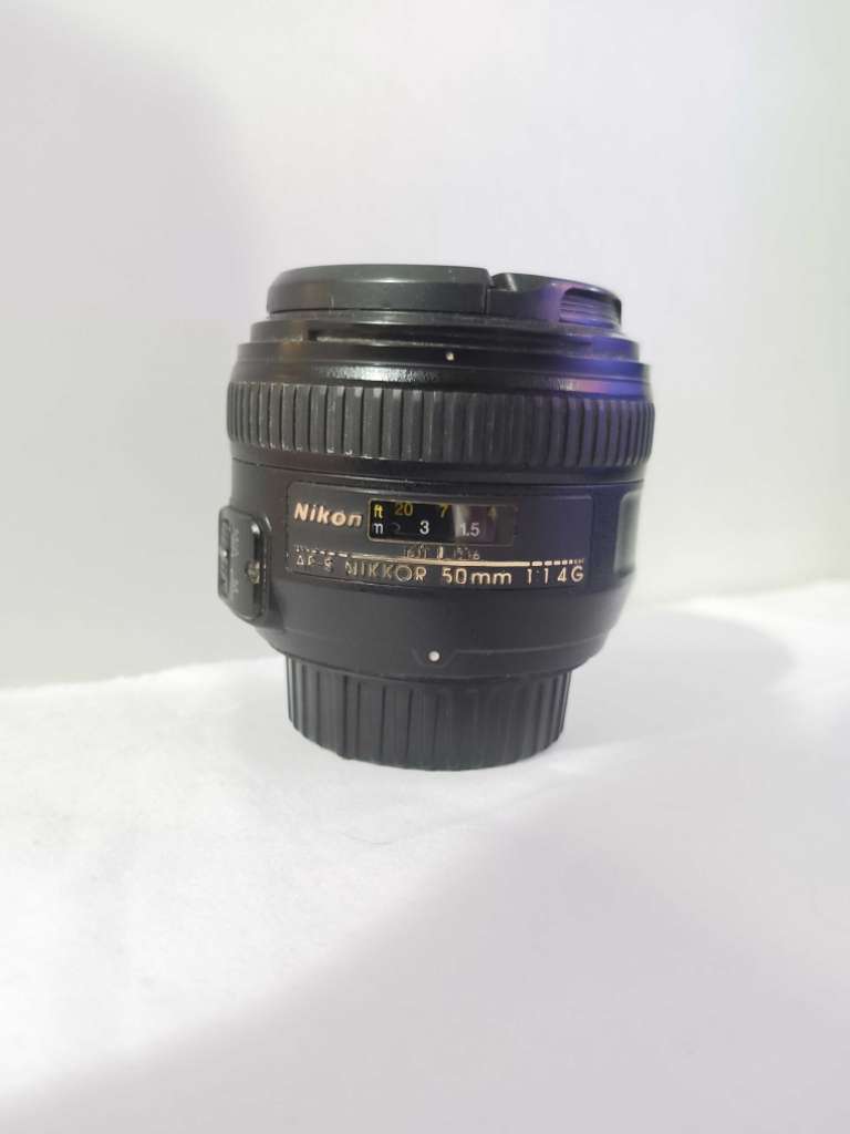 Caméra professionelle Nikon D800 avec objectif