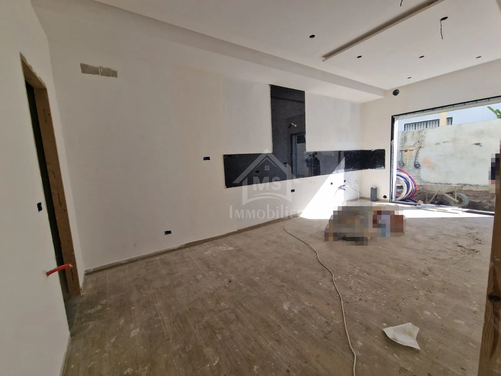 Villa S+4 avec jardin et piscine à vendre à Yamine Hammamet 51355351