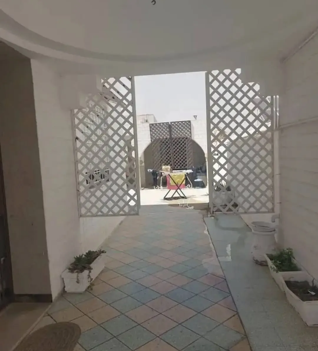 للبيع فيلا فاخرة بإطلالة بحرية - فرصة ذهبية في القنطاوي: موقع استثنائي🏡