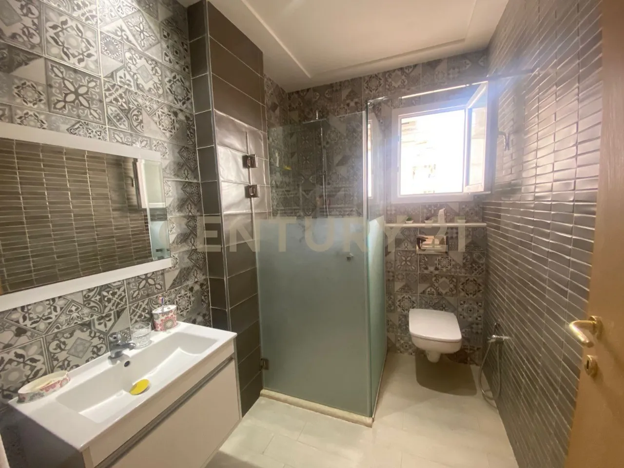 A vendre Appartement S+2 située à cité El Wafa AFH2