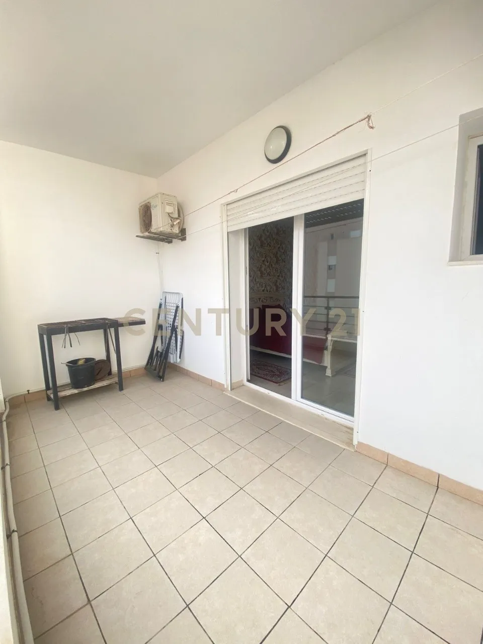 A vendre Appartement S+2 située à cité El Wafa AFH2