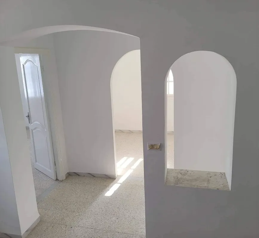 Location VILLA S5 vide usage bureautique à El menzah 9A
