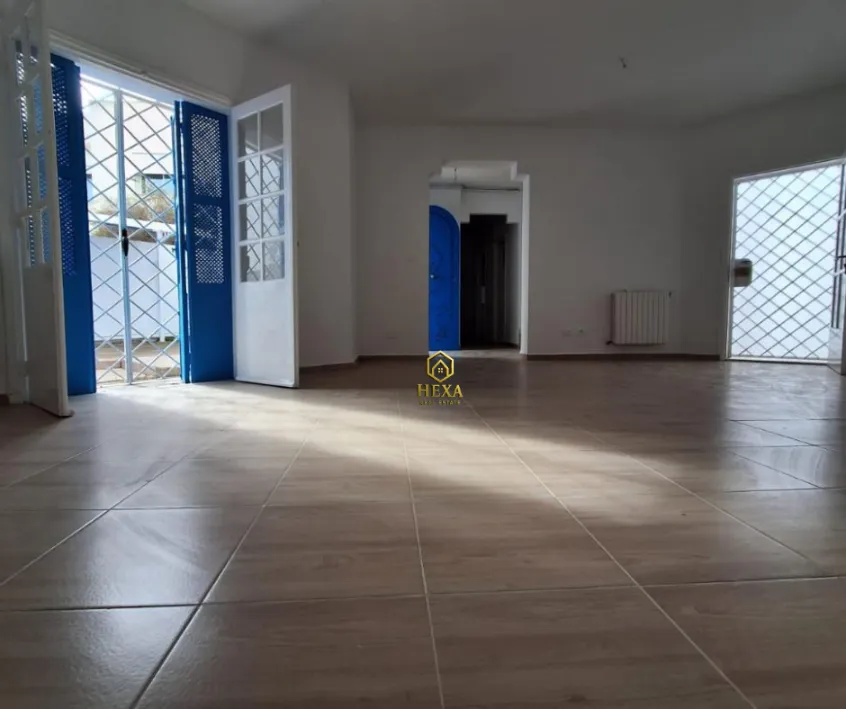 Villa s5 à cite khalil la Marsa avec piscine et jardin 