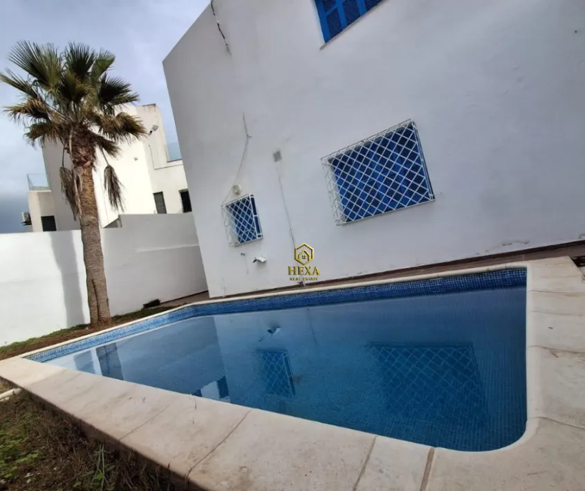Villa s5 à cite khalil la Marsa avec piscine et jardin 