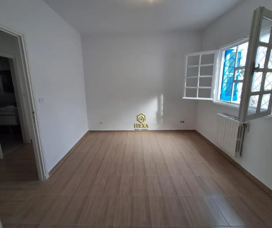 Villa s5 à cite khalil la Marsa avec piscine et jardin 