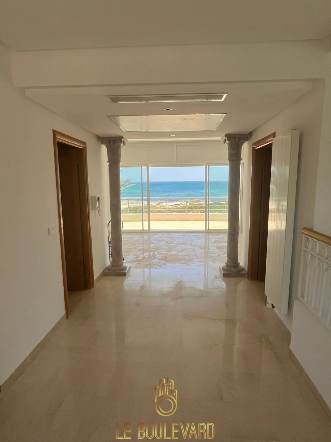 A Vendre Villa S+3 Pied Dans L'eau à Jinene Benikhiar, Nabeul 