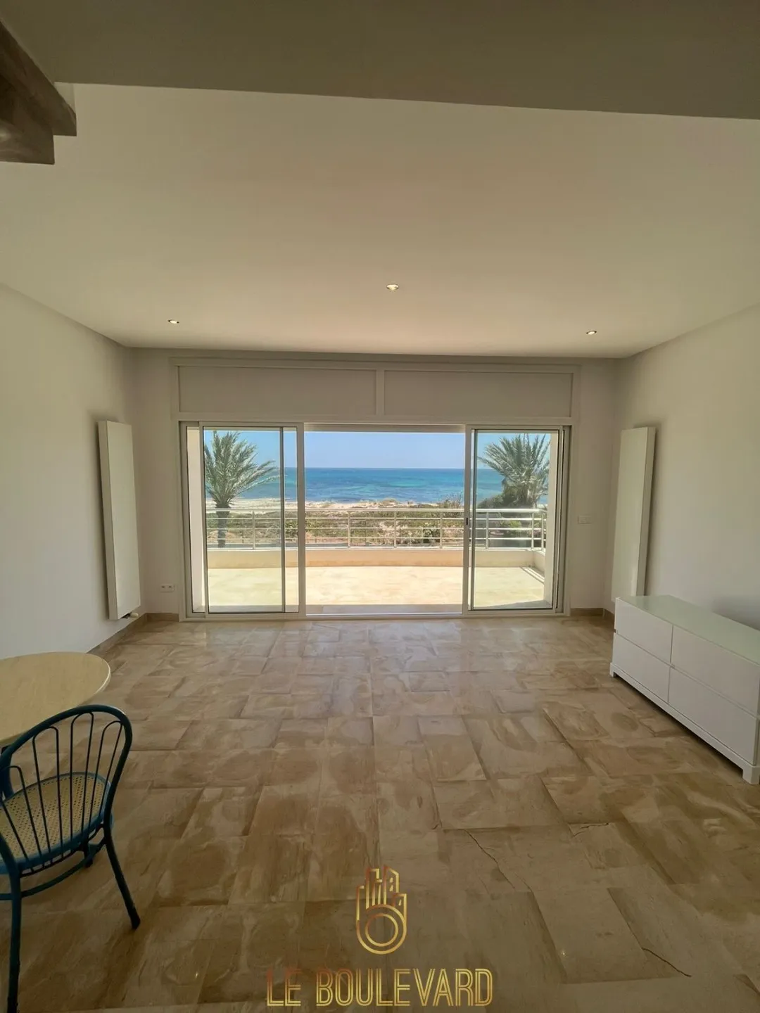 A Vendre Villa S+3 Pied Dans L'eau à Jinene Benikhiar, Nabeul 