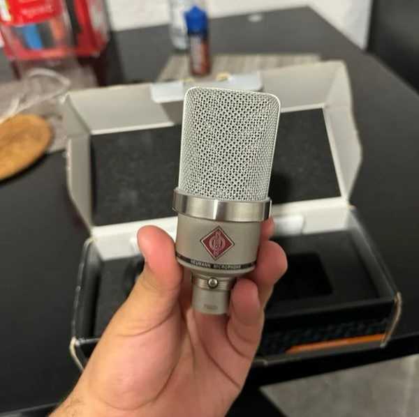 Microphone neumann tlm 102