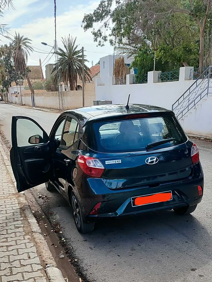 Hyundai grand i10   tel 21930921