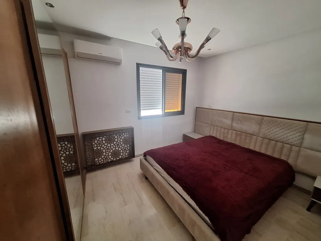 À Vendre : Triplex Rénové avec Terrasse à Cité El Ghazela