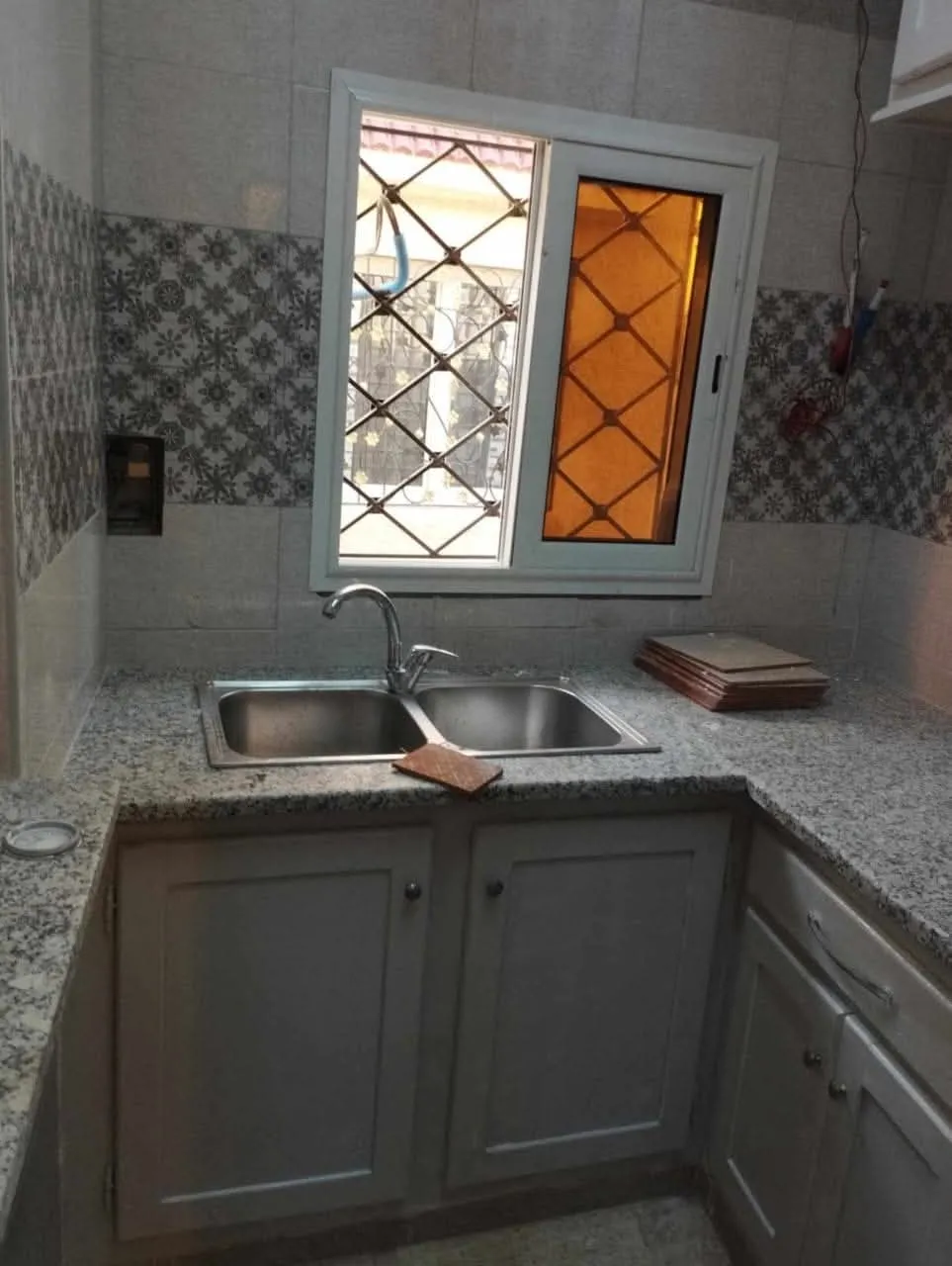 un appartement s+2 au rdc a louer situé a Ksar said 2 Derriére Aziza et Mg