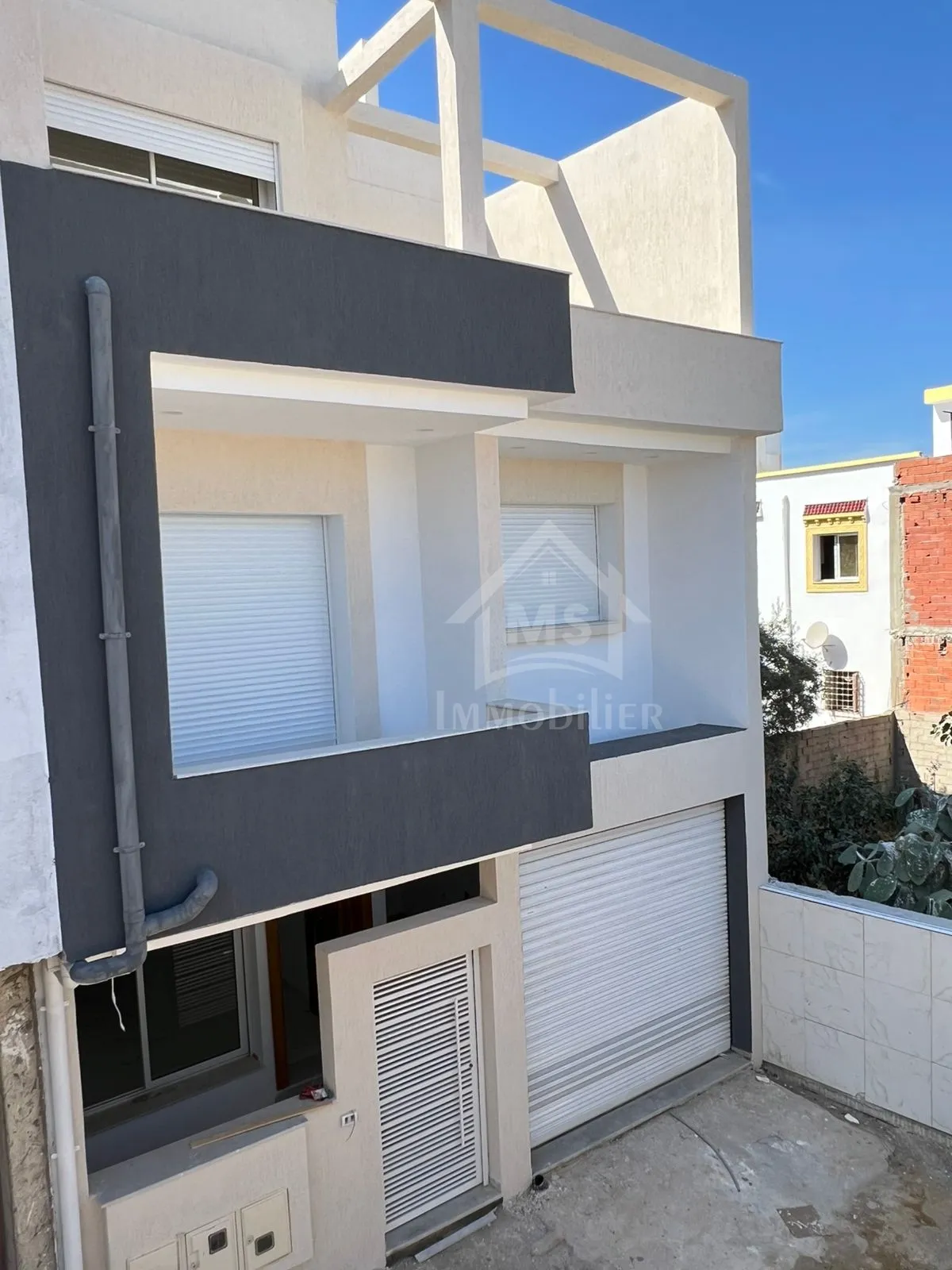 Charmant triplex tout neuf à Hammamet Sud à vendre 51355351