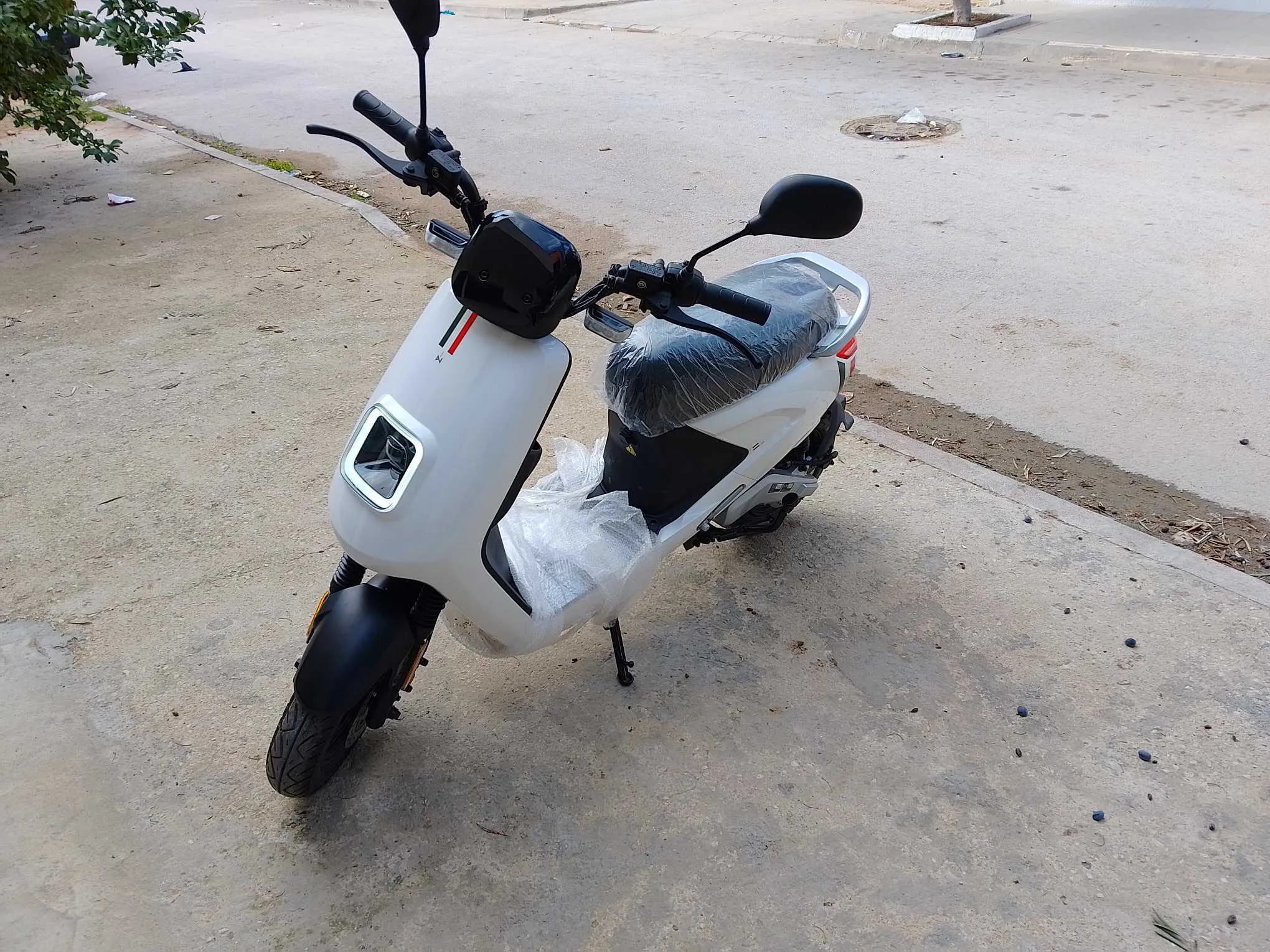 motos scooter électrique bosch neuf.tel:56177695.