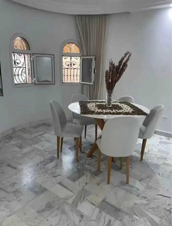 Étage de villa s3 meublé à louer à sahloul