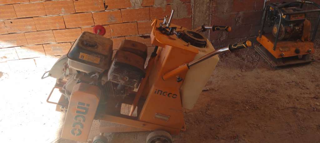 scie a sol plaque vibrante groupe electrogene