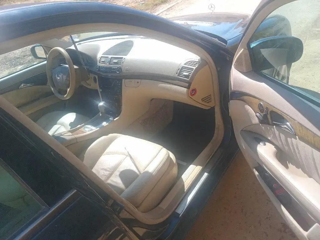 Mercedes E220