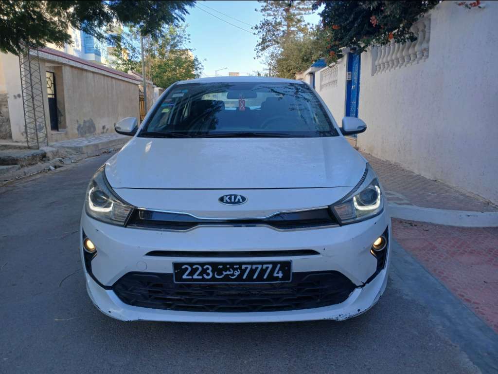 KIA RIO Berline ESSENCE Tel 40884251