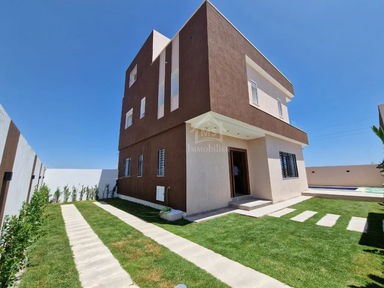 Un duplex S+5 avec piscine à Hammamet Sud à vendre 51355351