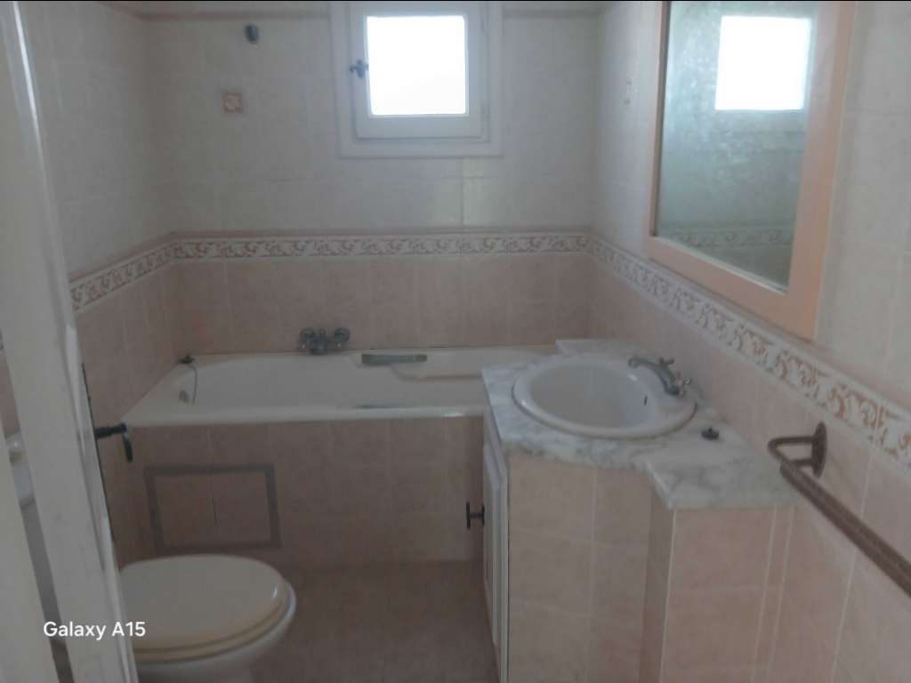 A vendre belle appartement S+2 au rez-de-chaussée situé à Hergla