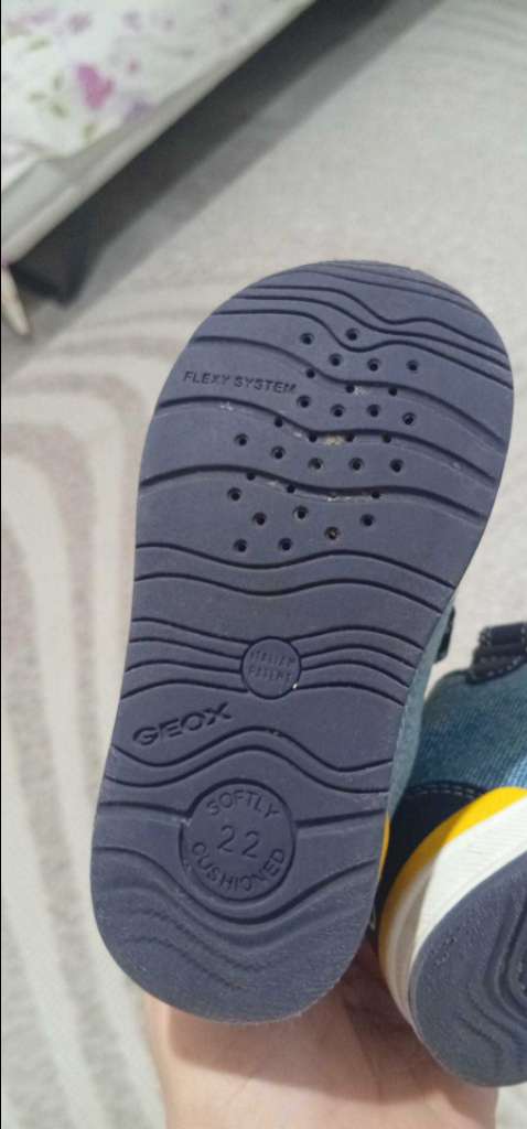 Basket geox pointure 22 