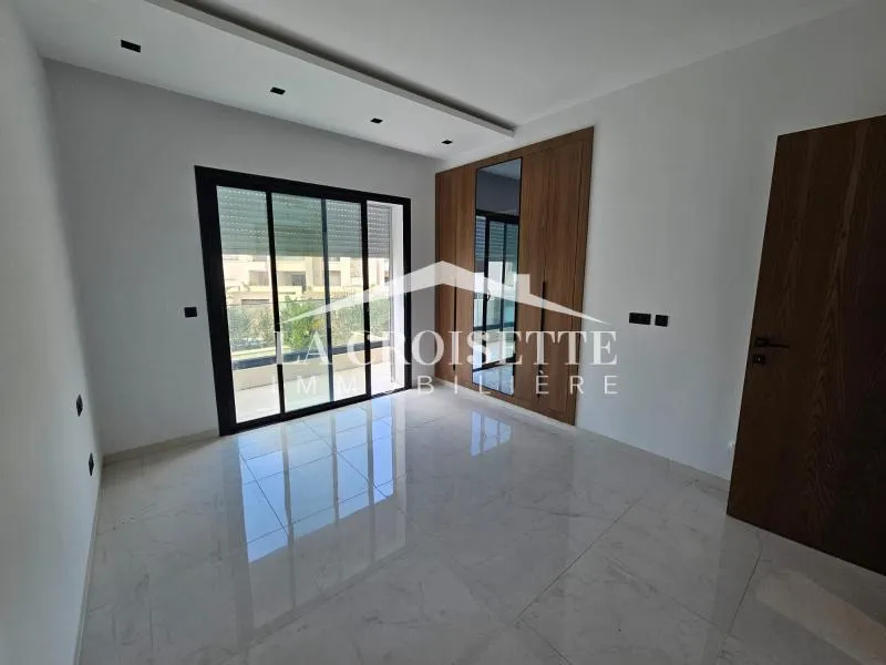 Triplex s+4 avec piscine aux Jardins de Carthage MTRV0059