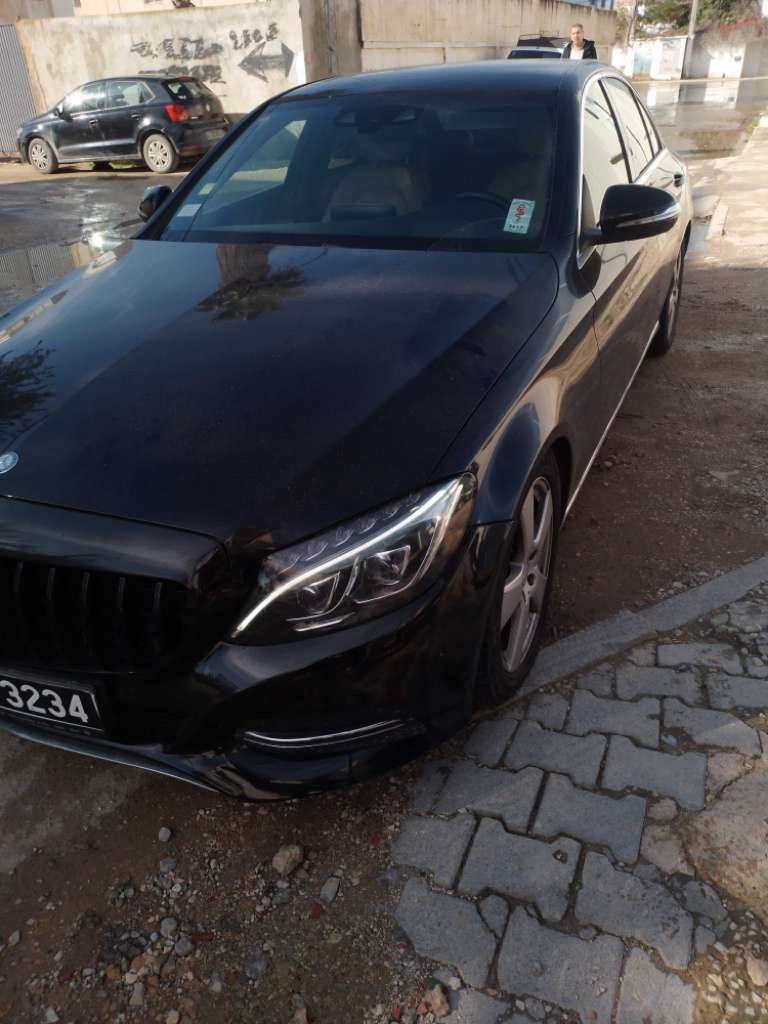 Mercedes C180 1er main