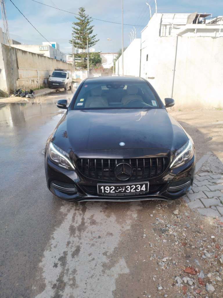 Mercedes C180 1er main