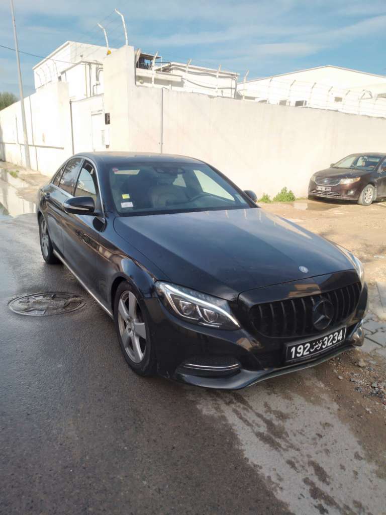 Mercedes C180 1er main