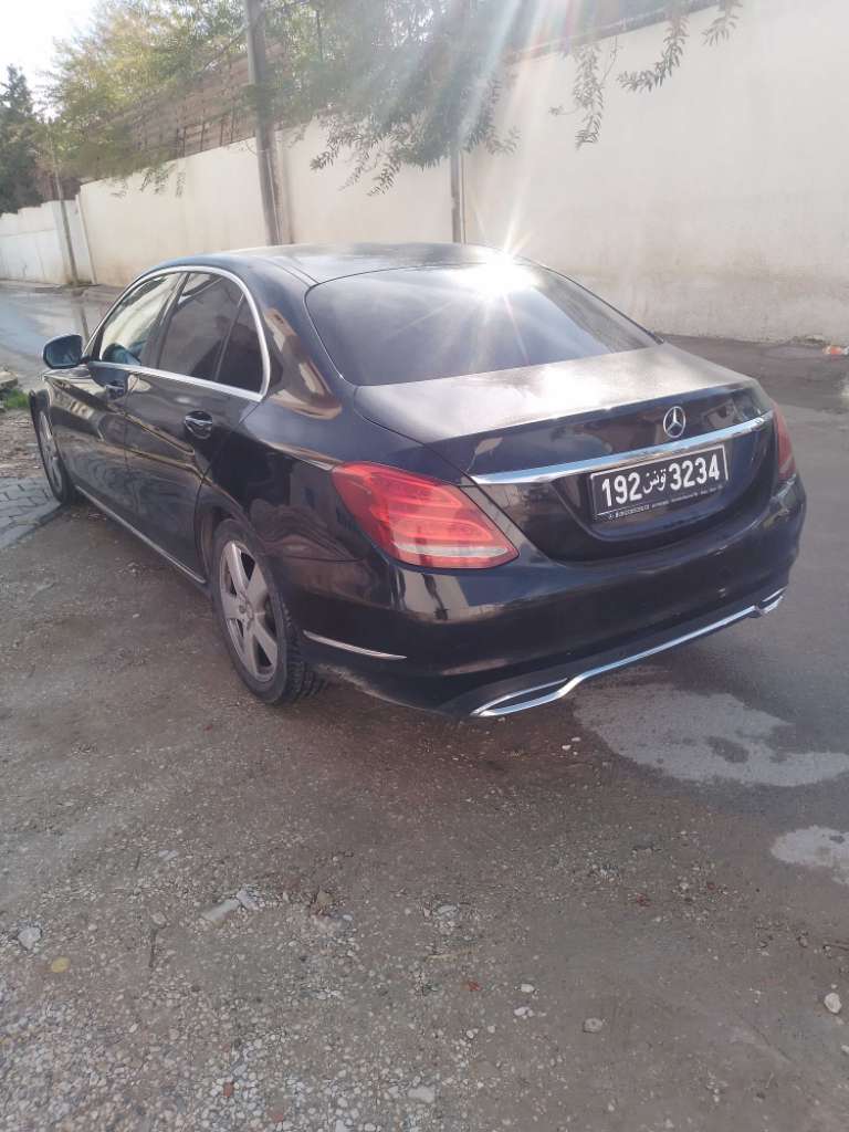 Mercedes C180 1er main