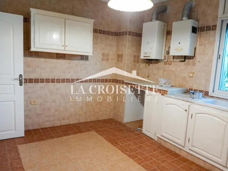Rez-de-chaussée de villa S+3 avec jardin à Gammarth MRCL0284