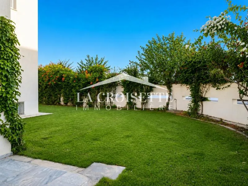 Rez-de-chaussée de villa S+3 avec jardin à Gammarth MRCL0284