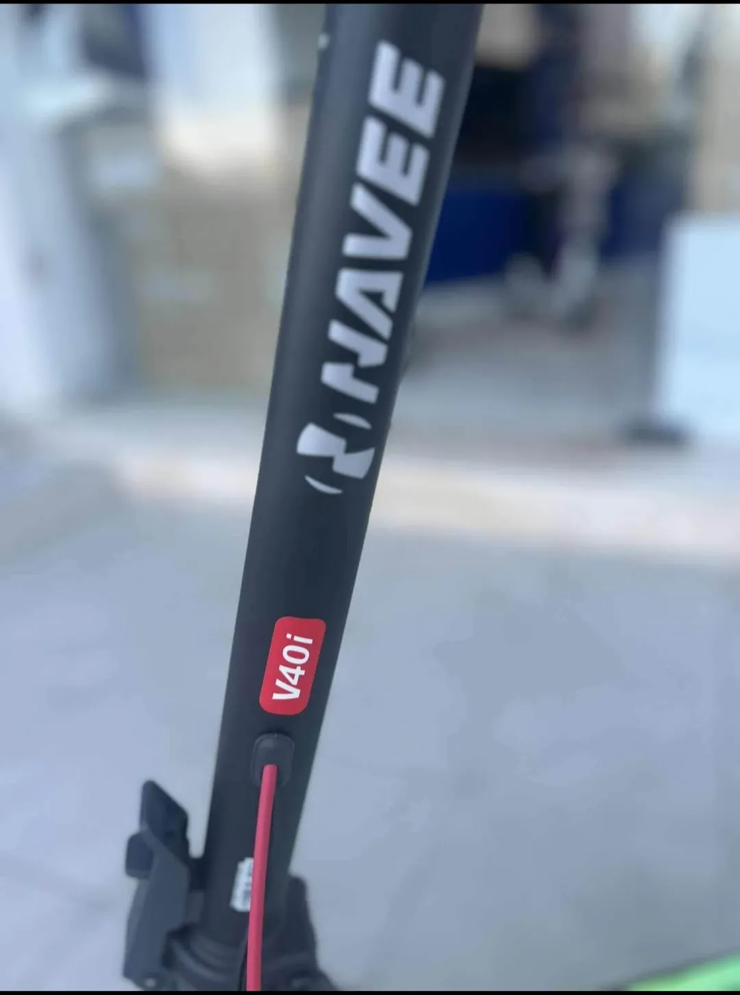 Trottinette navee v40i neuve