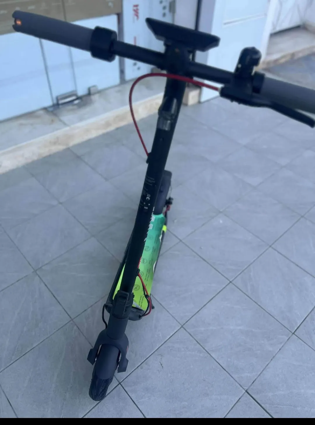 Trottinette navee v40i neuve