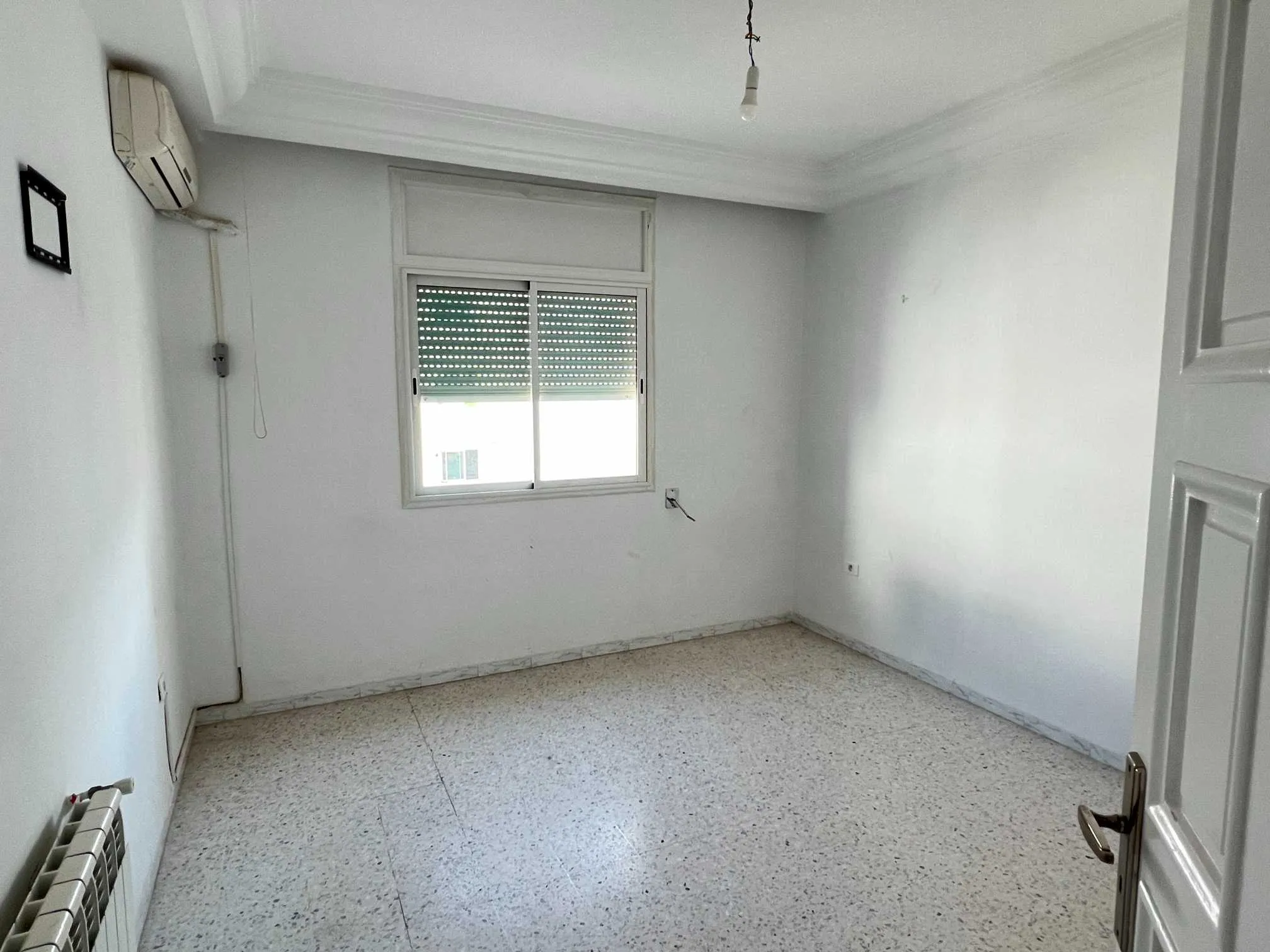 La Soukra : APPARTEMENT S+3 À LOUER 