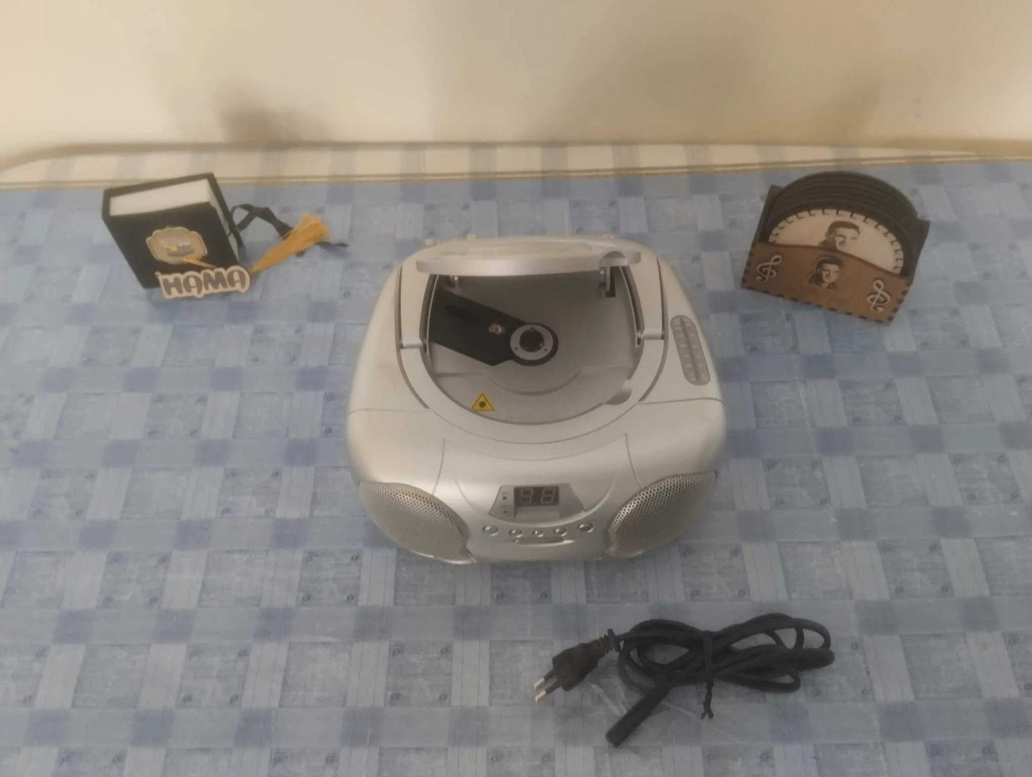 Poste radio cd neuf importer de l'Allemagne 