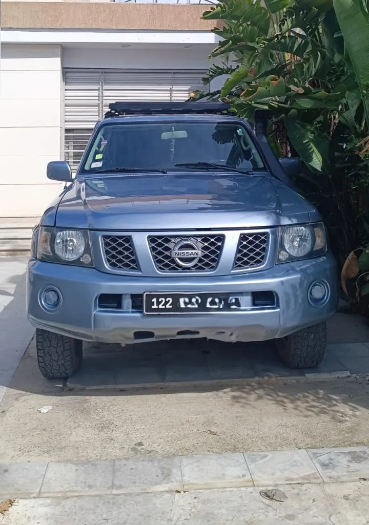 đ Ă Vendre : Nissan Patrol TD42 â 4x4 robuste et fiable