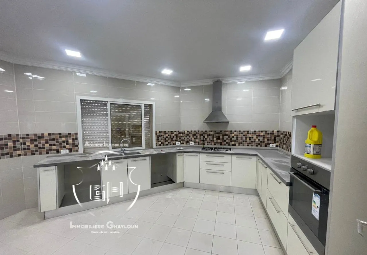 Villa Ă louer Ennasr 2