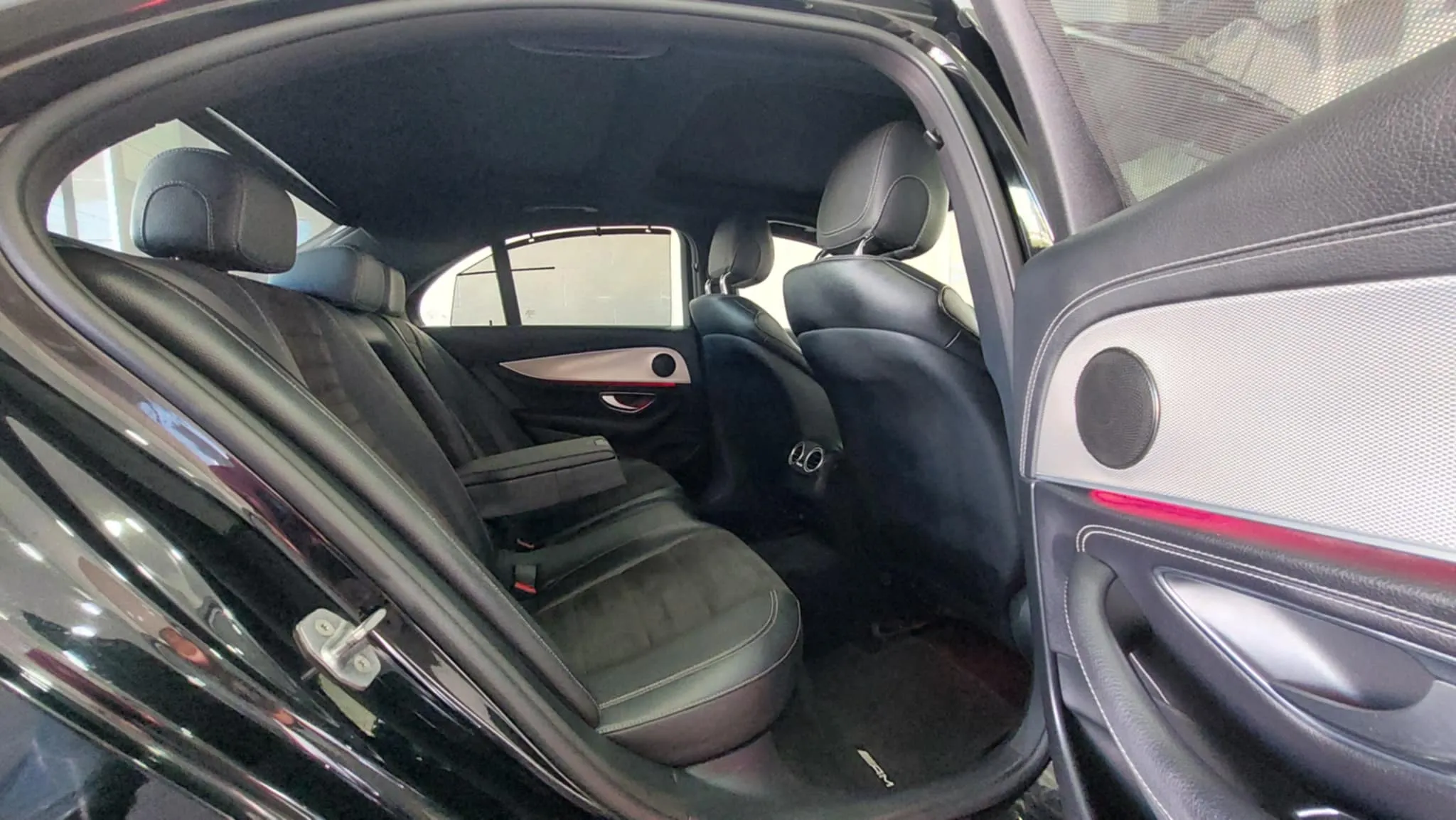 Mercedes-Benz E180 - Tel 98479647 - 21140009
